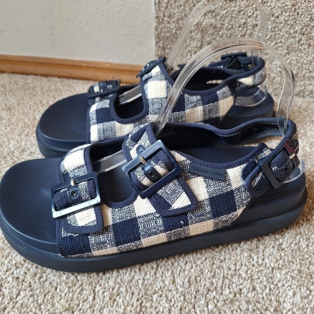 Charles And Keith Womens Navy/Cream Gingham Platform Buckle Sandals Size 41